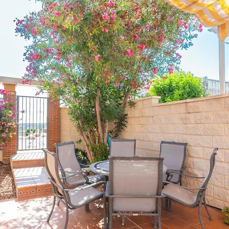 بيت للعطل Casa Serena 2 *